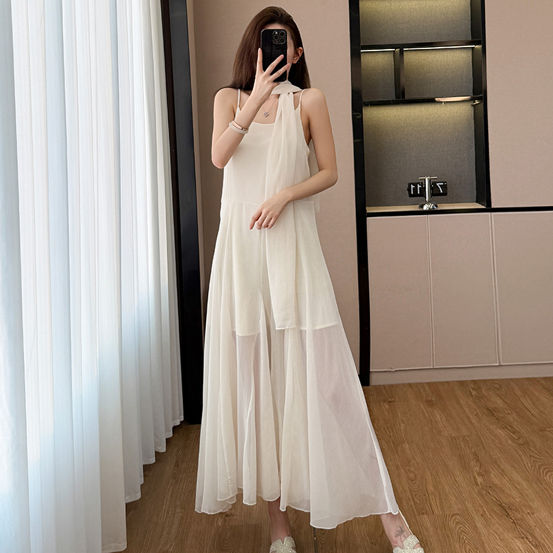2026 Spring French Vacation Sleeveless Slip Dress Women White Long Dress Slimming Elegant