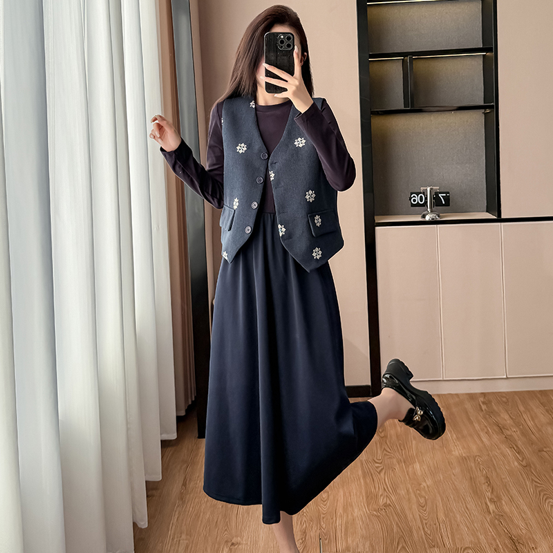 Women’s 2025 Autumn Embroidered Vest Two-Piece Dress Set