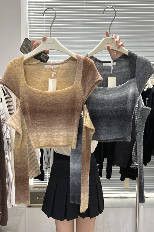 Women’s Gradient Knit Sweater with Sleeve Patchwork Design
